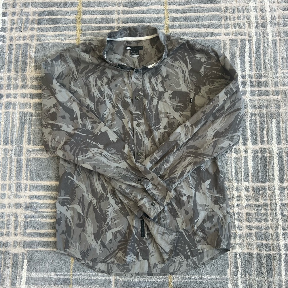 Nike SB floral long sleeve shirt, Size L